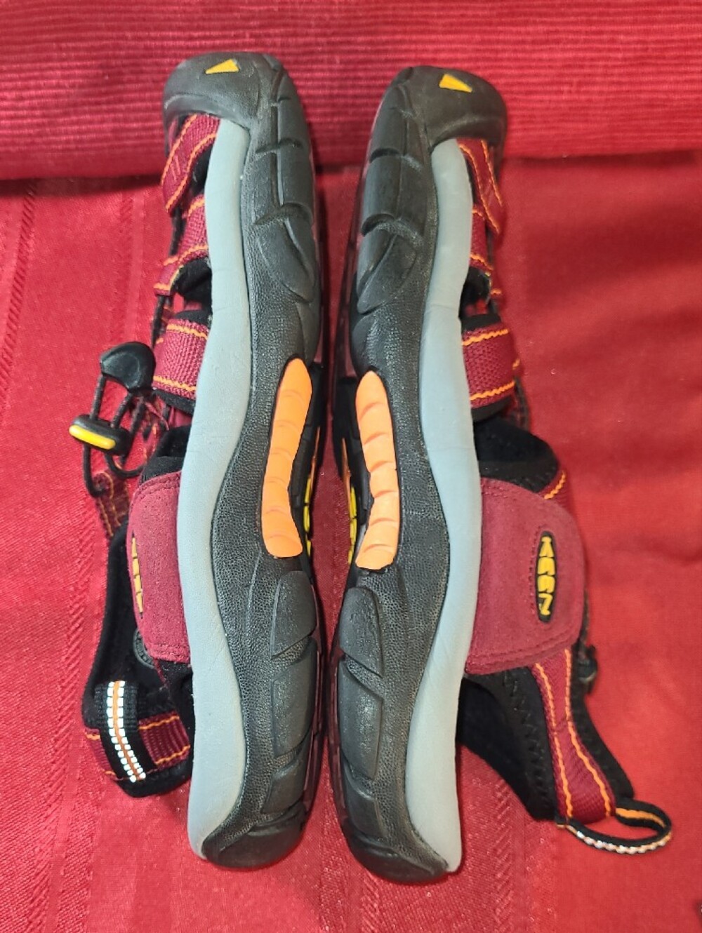 Keen Women's Newport H2 Maroon and Black Outdoor Sport Sandals Size 8.5 - Picture 9 of 10